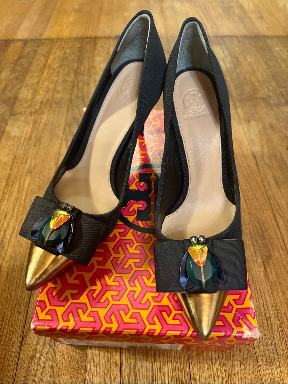 Tory Burch Black Pointed Toe Beetle Scarab Embellished Pumps - W9